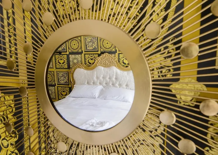Deluxe 2 Bed Versace Bungalow Hot Tub, Sky Tv, Cinema Screen Saffron Walden