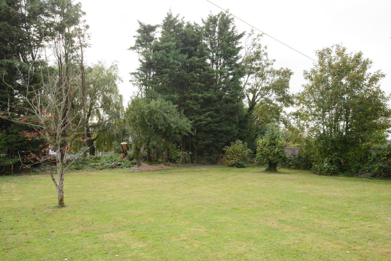 Apartment Deluxe 2 Bed Versace Hot Tub, Sky Tv, Cinema Screen Saffron Walden